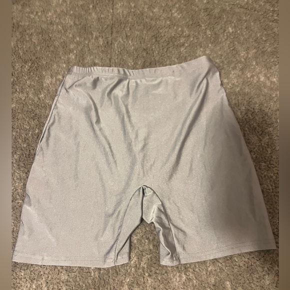 silver gray biker shorts - Picture 2 of 3
